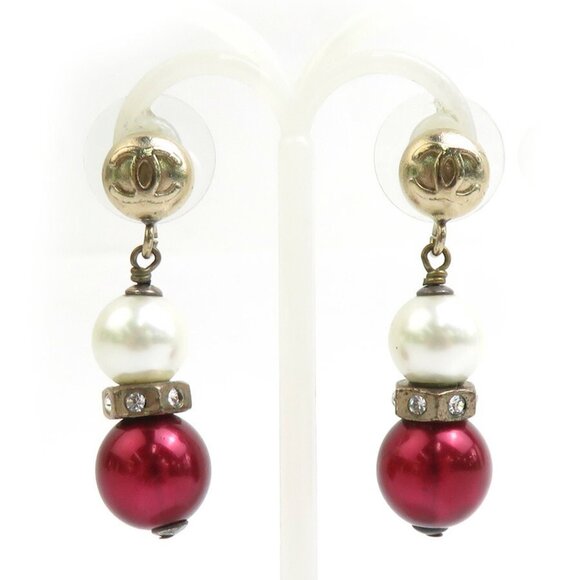 CHANEL White Pearl Logo Earrings - Picture 1 of 5